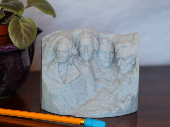 Mt Rushmore Statue
