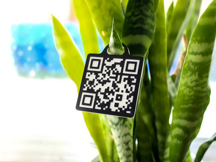 QR Code Keychain – Portable QR Display Keyring for Business & Personal Use