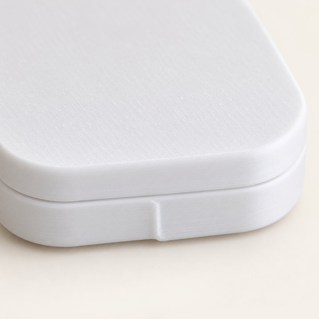 Case for AirTag, product detail and use view 5