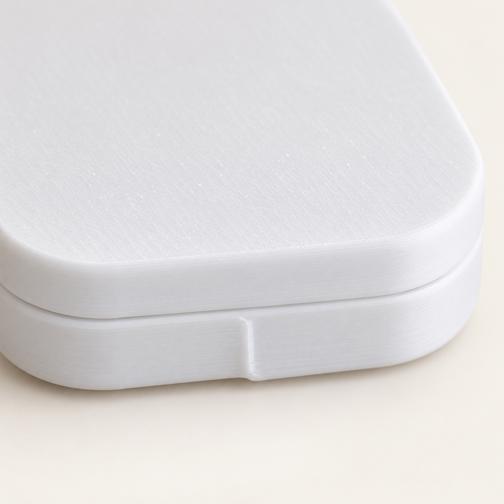 Case for AirTag, product detail and use view 5