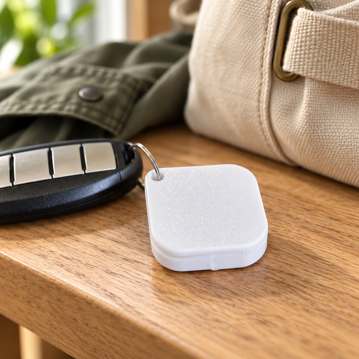 Case for AirTag, product detail and use view 7